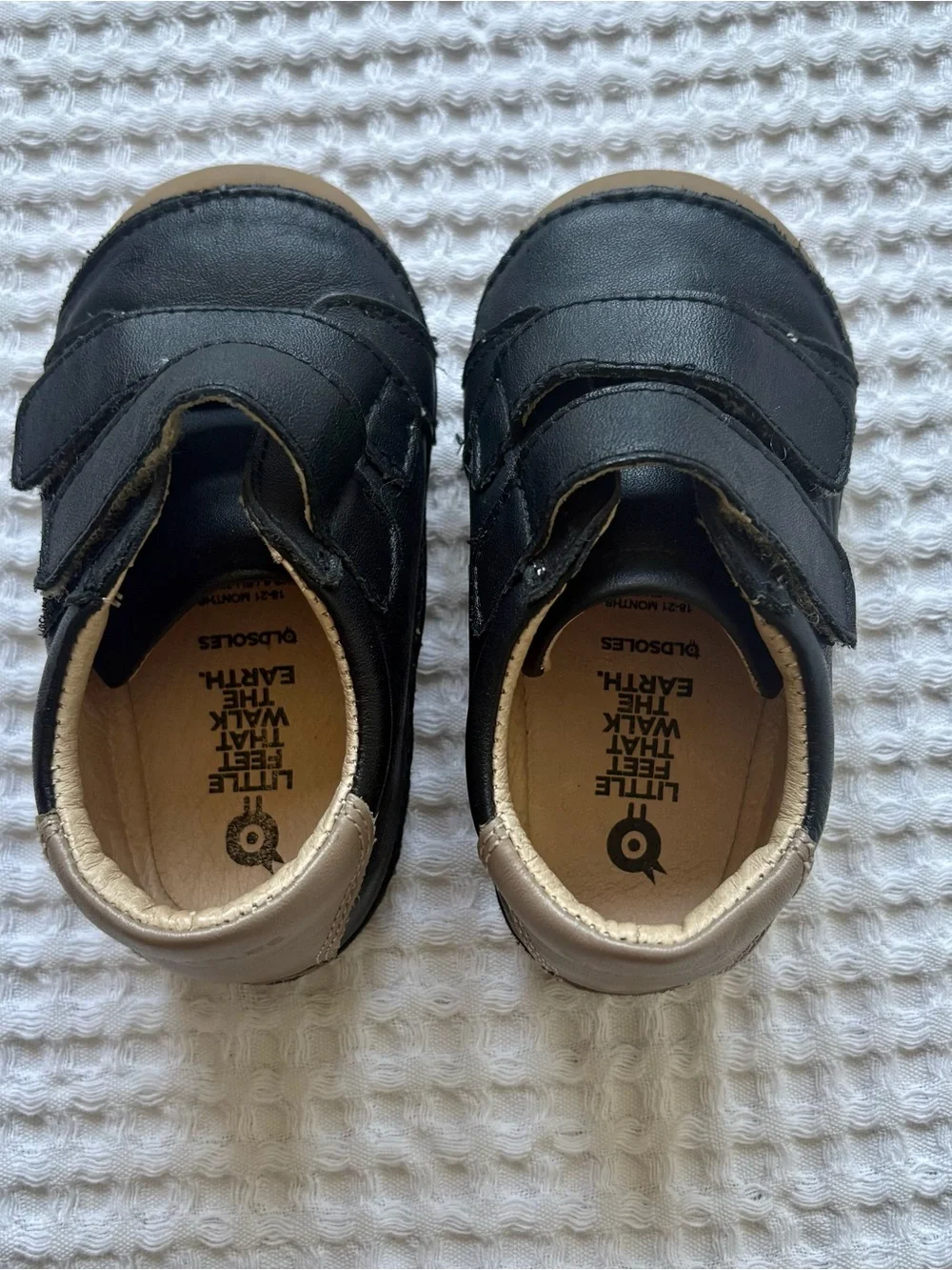Old Soles Cast Pave Leather Velcro Sneakers Black Taupe Barefoot US 7 Toddler